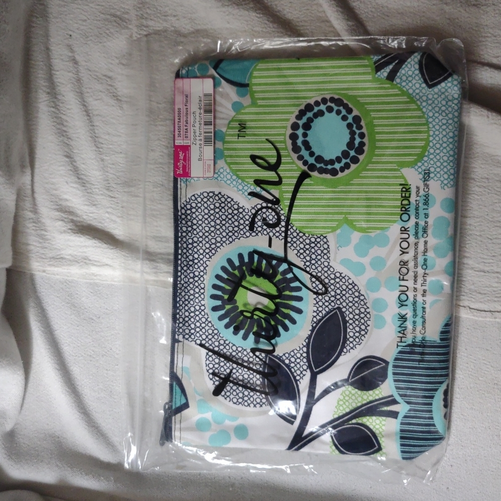 thirty-one Zipper Pouch